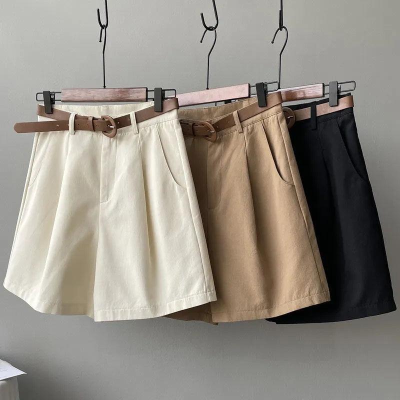 Shorts Eloise em Algodão Premium - Suavidade e beleza para uma silhueta encantadora.