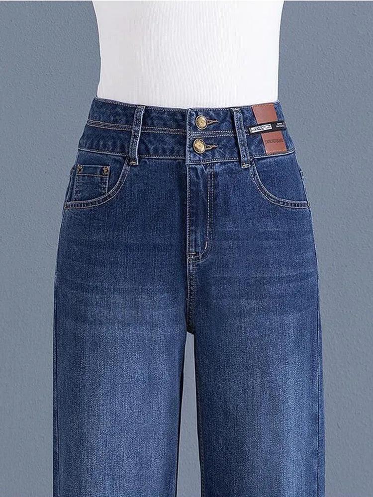 Calça Clara em Jeans Premium com Corte Reto e Cós Alto